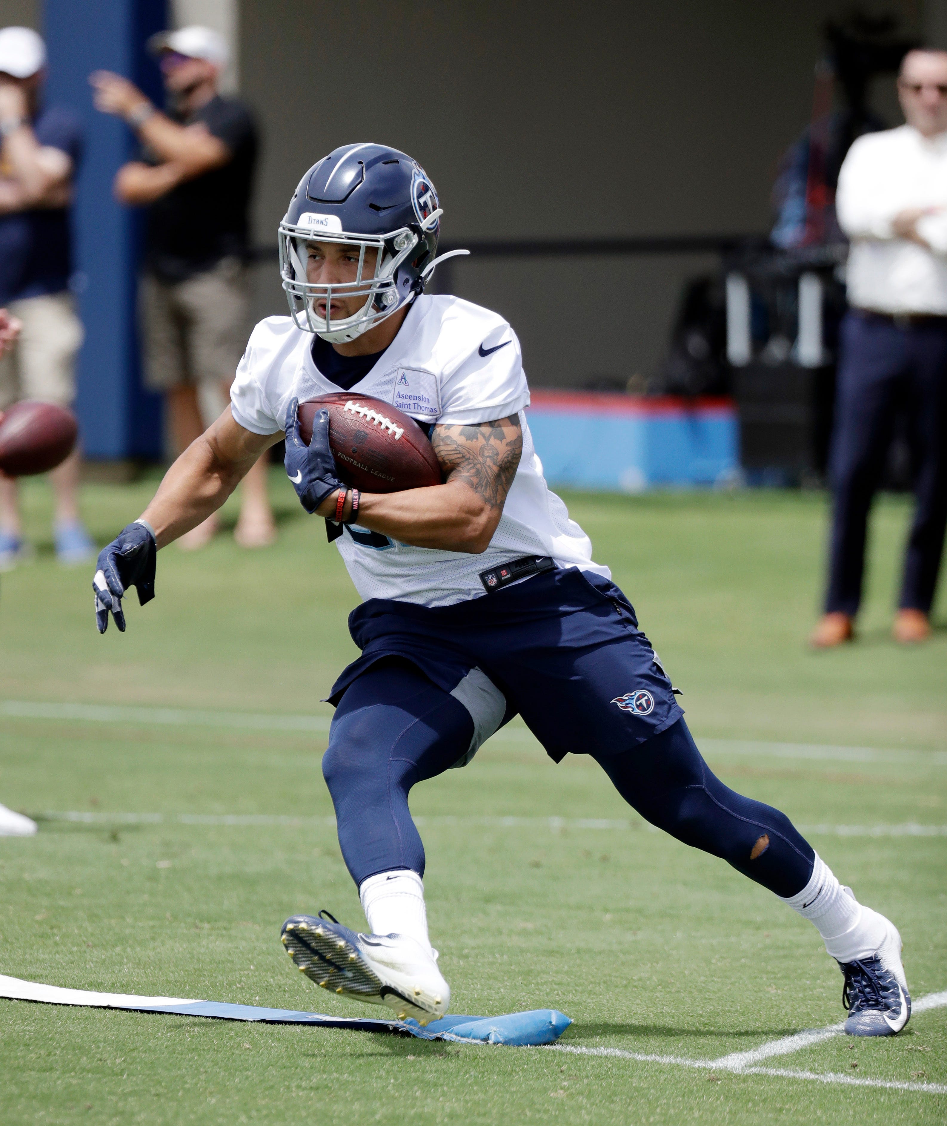Titans: 3 newcomers bubble for roster spot