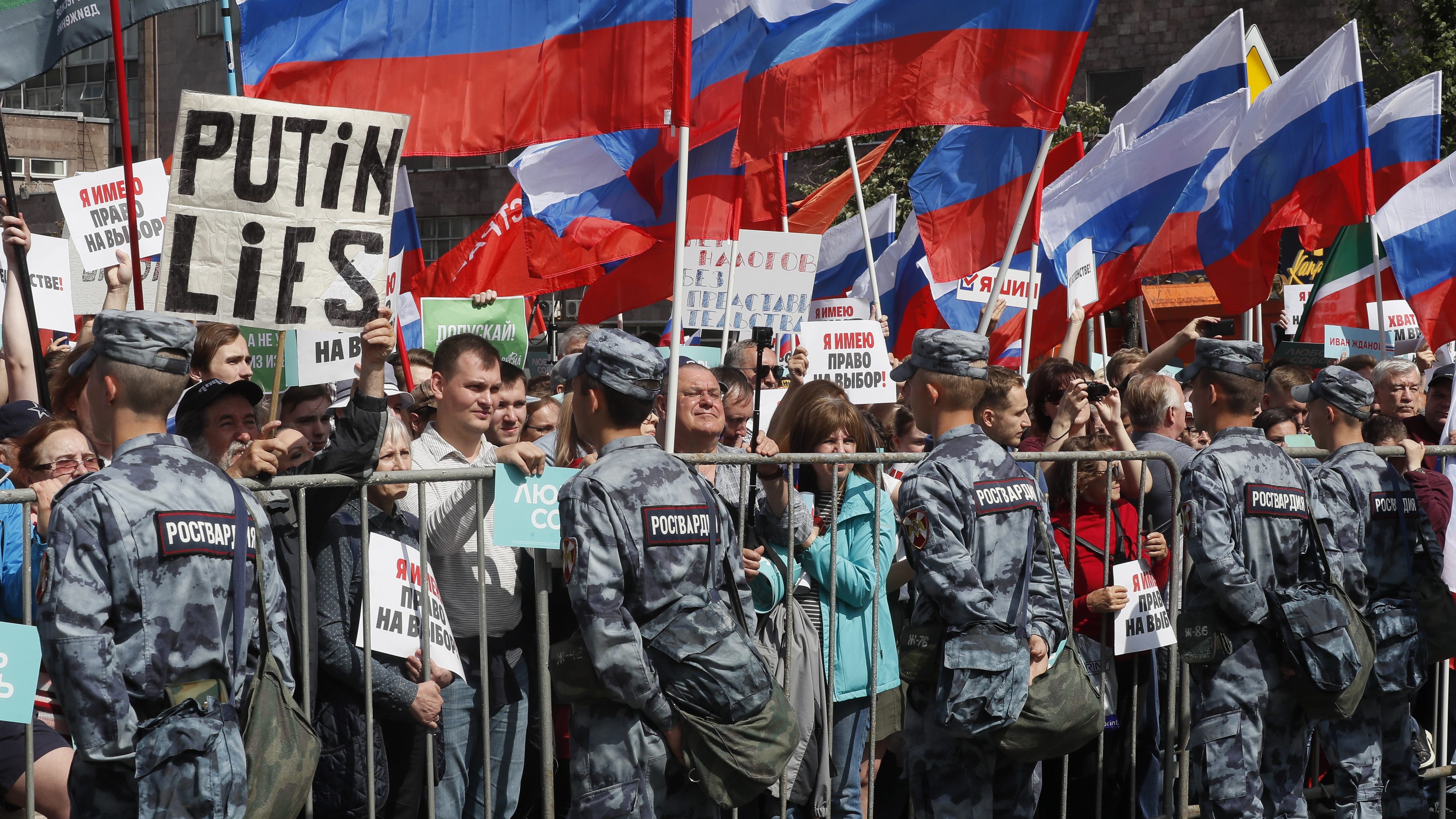 Russians protest barring opposition figures from city council ballot