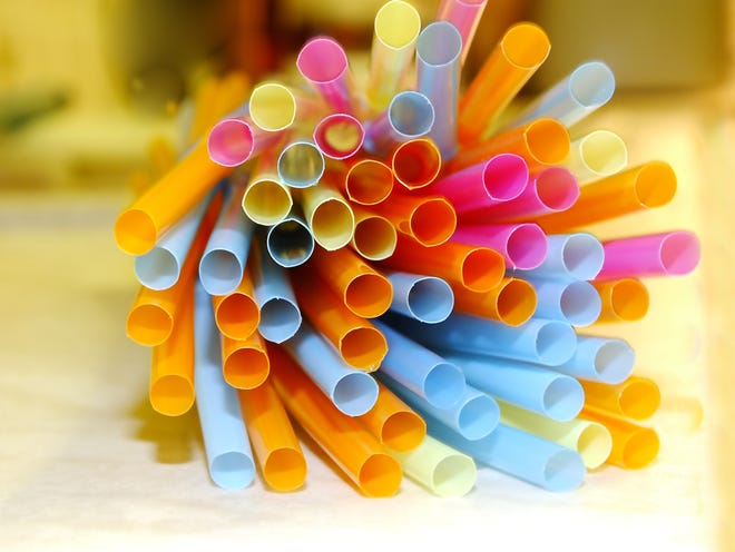 Commentary: No, using reusable straws isn't risk. Not using them is. (Dreamstime/TNS)