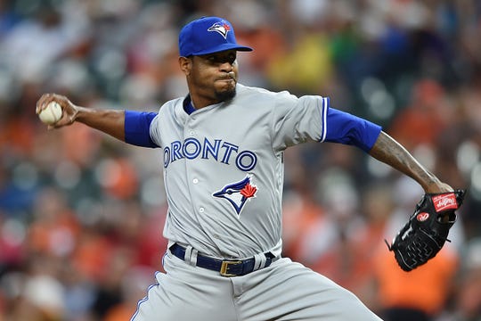 The Tigers on Monday signed veteran right-hander Edwin Jackson to a minor-league contract.