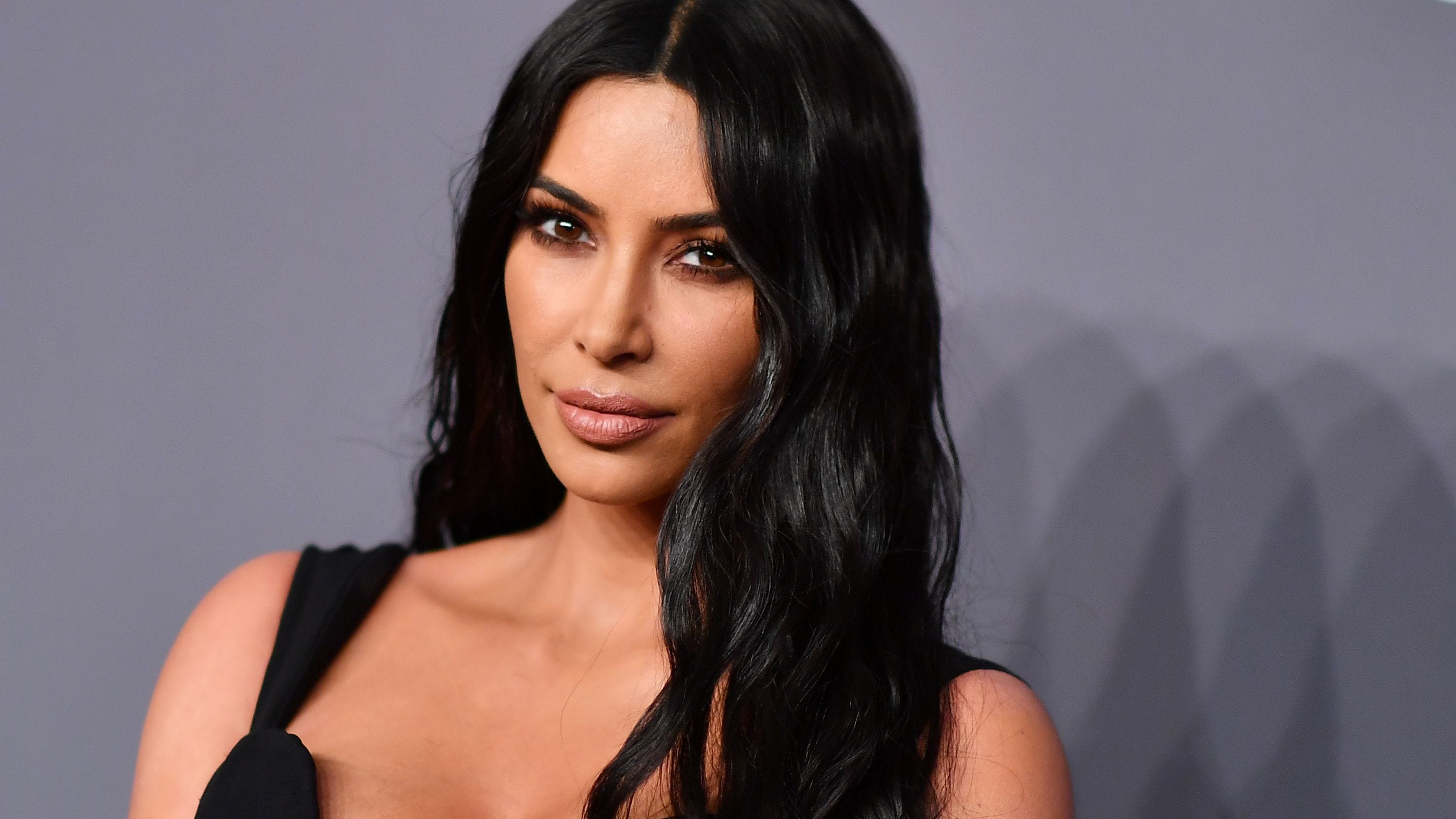 Hummingbird Medicinsk malpractice gå på pension Kim Kardashian renames Kimono shapewear line SKIMS Solutionwear