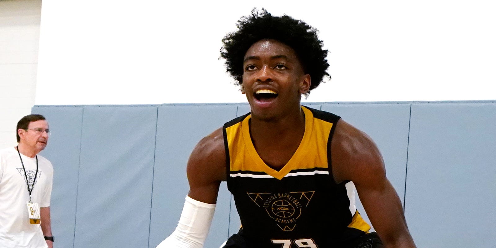 Zaire Wade Forging Own Hoops Identity Away From Famous Nba Dad Dwyane