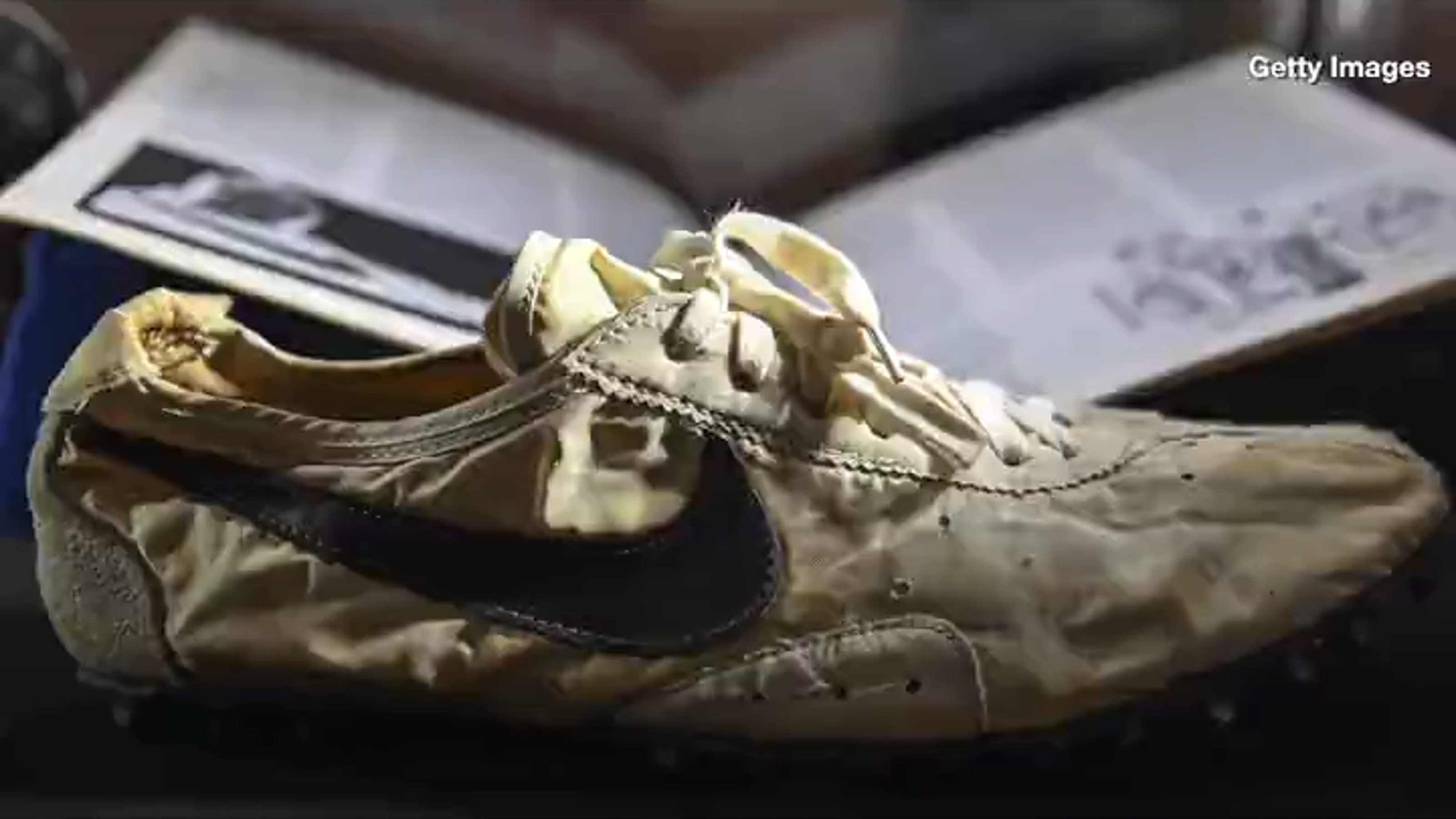 Rare 1972 Nike waffle âMoon Shoeâ goes for $475K at auction