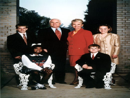 Meghan McCain pays tribute to John McCain, announces ...