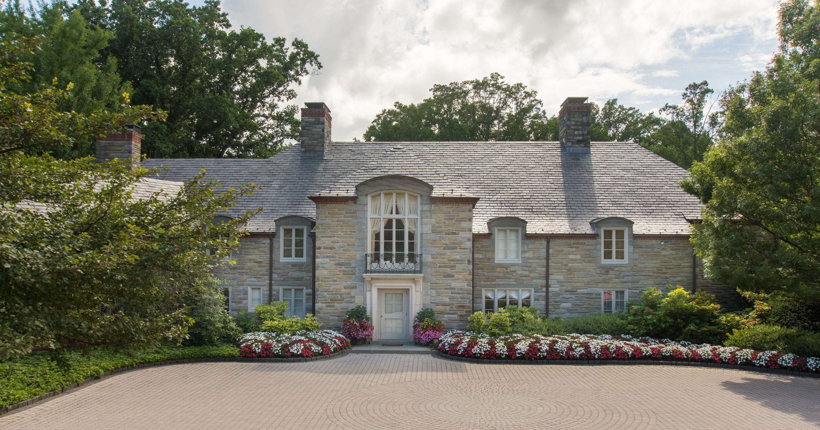 Historic du Pont estate Stonehouse still on the market three years later