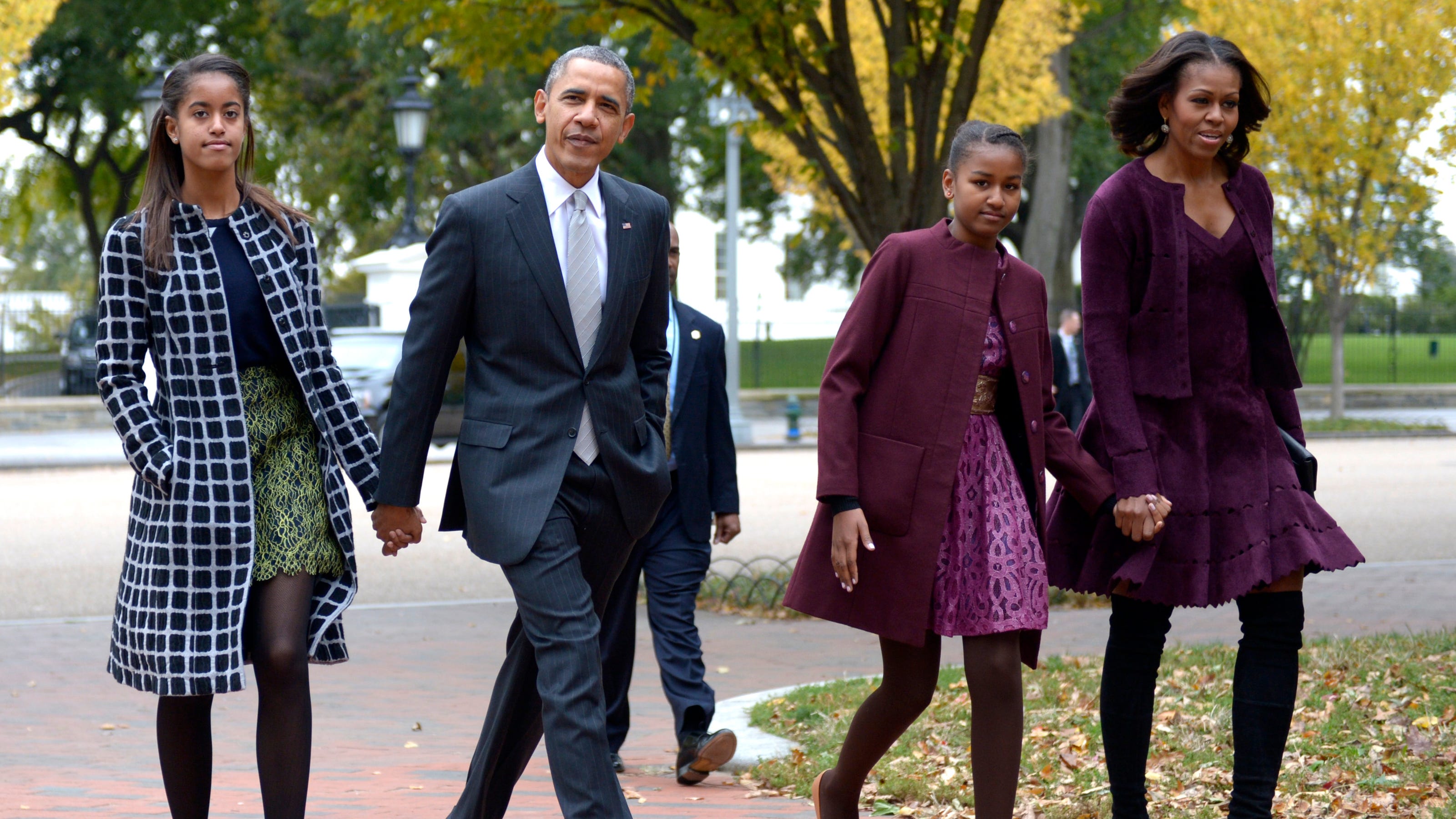 Obama surprised daughters have friends after White House upbringing