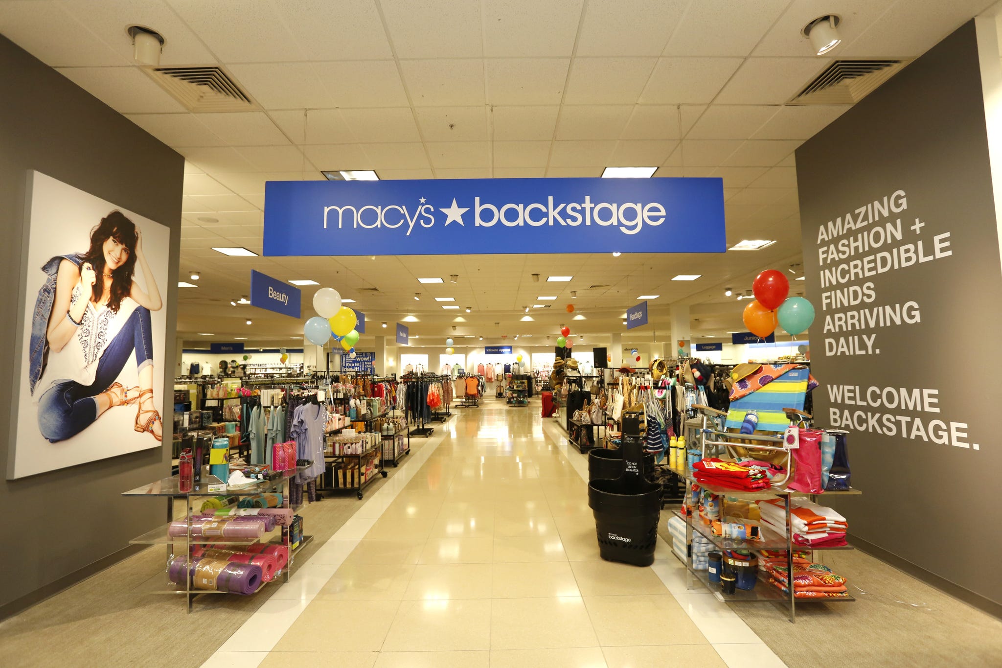 Macy S Backstage Opens In Louisville S Oxmoor Center Mall