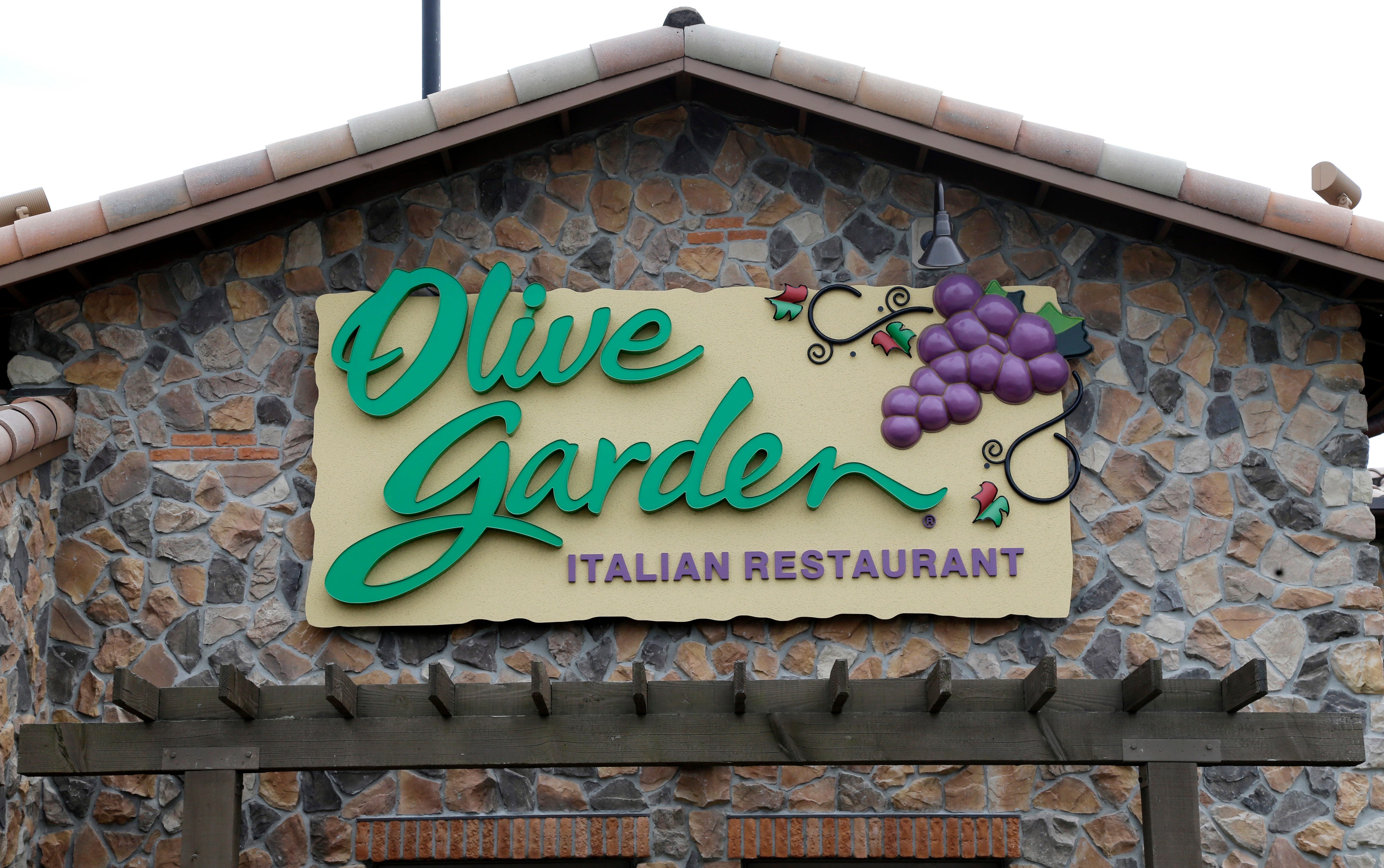 Olive Garden Employee Donahue To Sue After Racist Incident Reports