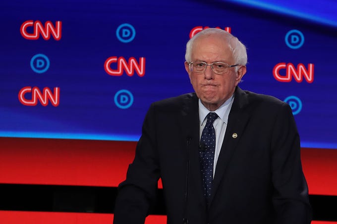 Los senadores Bernie Sanders y Elizabeth Warren se proclamaron claros vencedores del debate entre aspirantes demócratas a la Casa Blanca celebrado este mates en Detroit (Michigan), un enfrentamiento del que salió debilitado el excongresista Beto O'Rourke, según apuntaron hoy los medios locales.