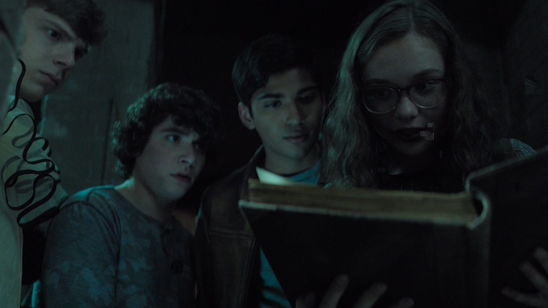 Haunting Storytellings Come To Life In Scary Stories To Tell In The Dark Trailer