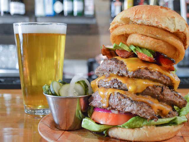 Fat Cat Bar Grill Opened In Midtown Reno Despite Construction