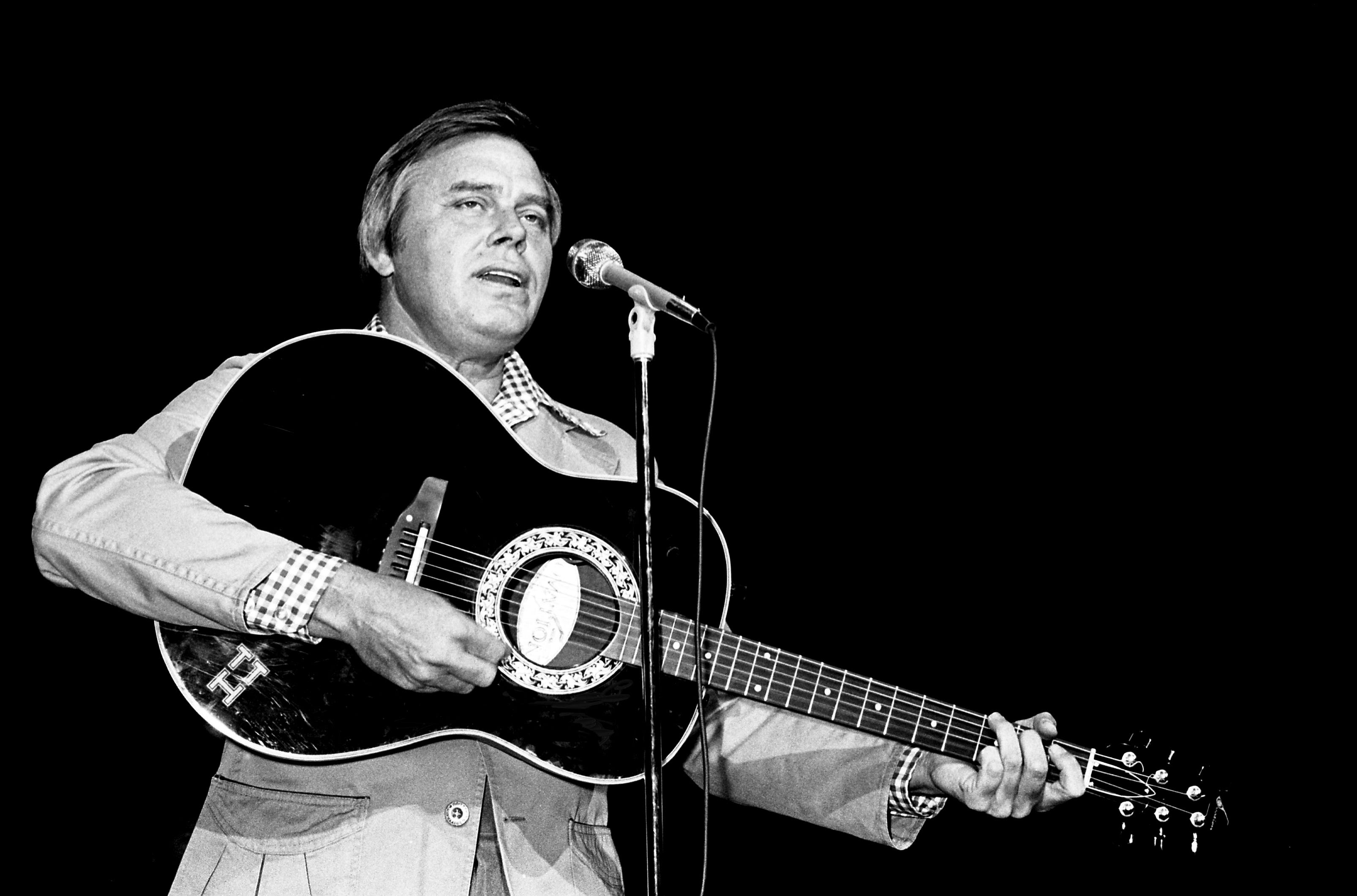 Tom T. Hall died by suicide, according to medical examiner