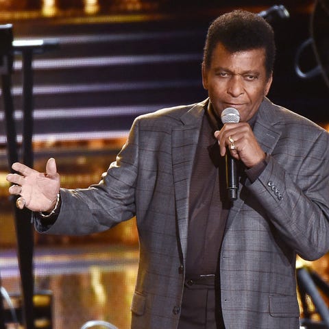Charley Pride performs "Kiss An Angel Good Morning
