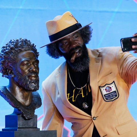 Former NFL player Ed Reed takes a selfie with his 