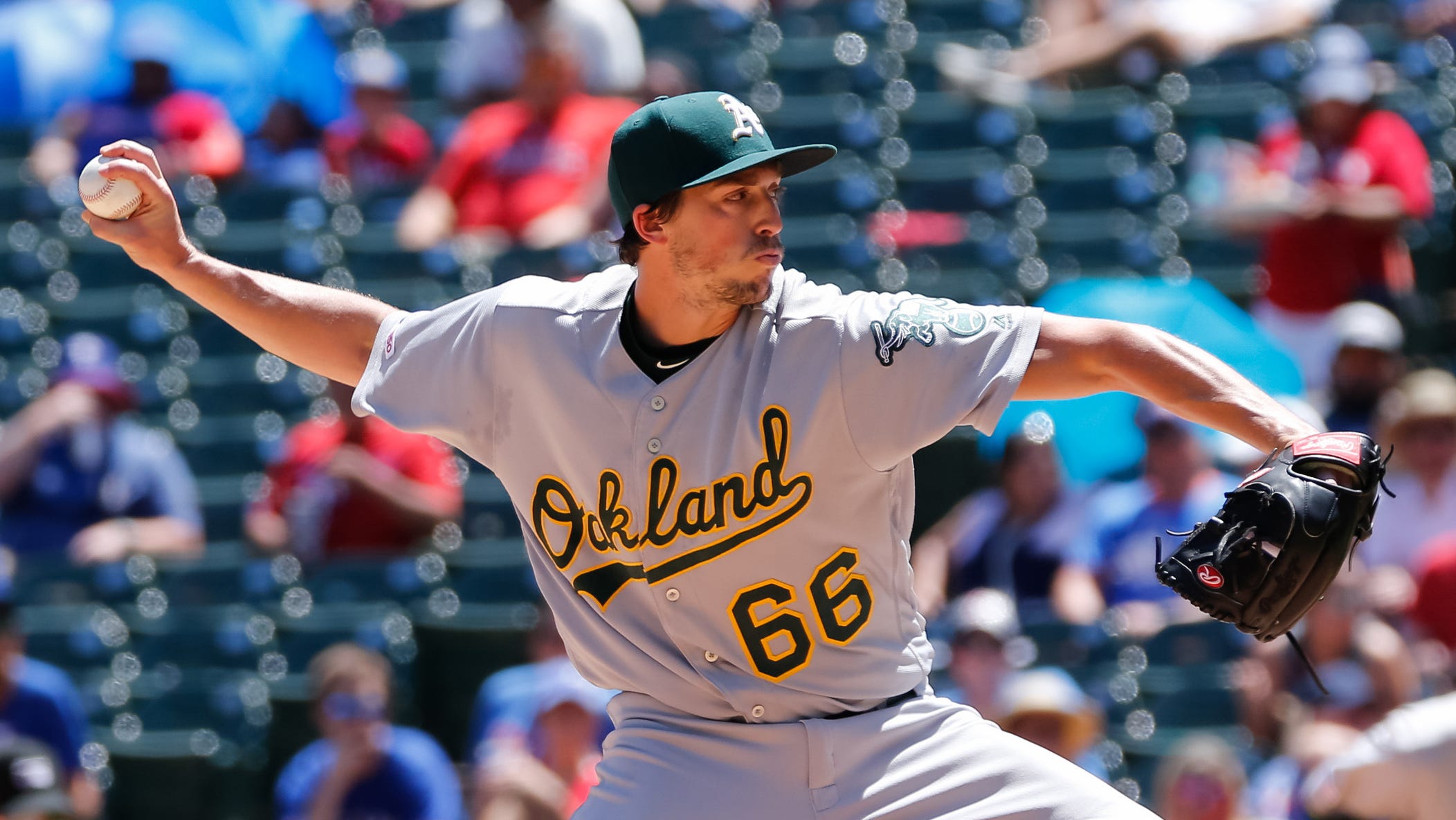 New York Yankees recall Ryan Dull following blowout loss to Indians