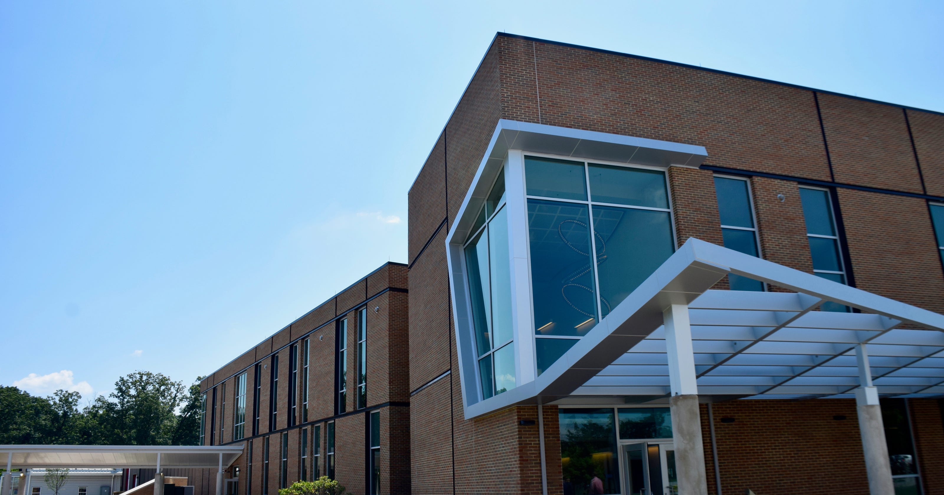 Blue Ridge Community College unveils new biosciences building