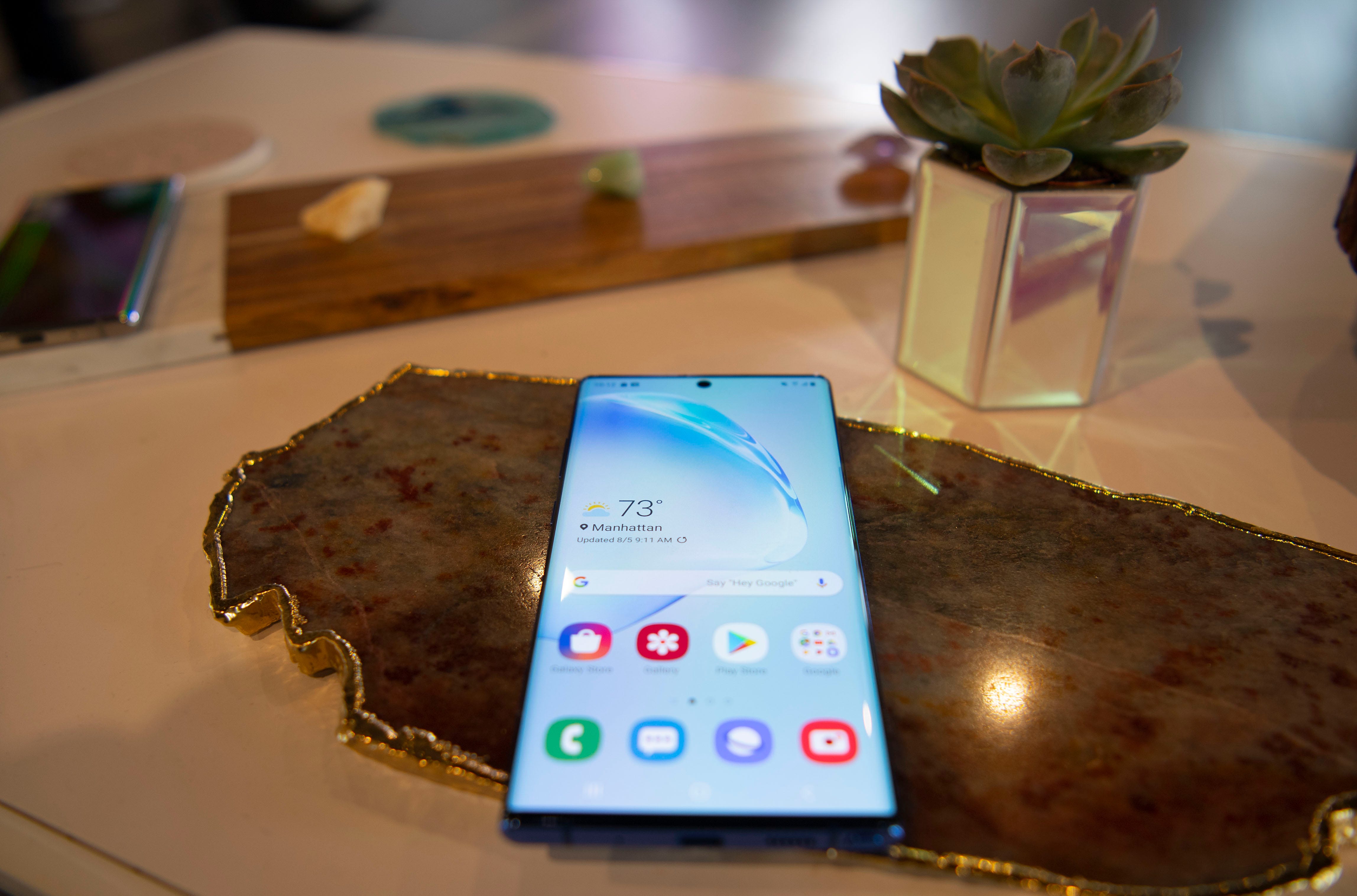 Galaxy note 10 экран. Samsung Note 10 Plus Screen. Samsung Galaxy Note 10 Plus фото. Samsung Galaxy Note 10 экран. Самсунг галакси нот 10 плюс.