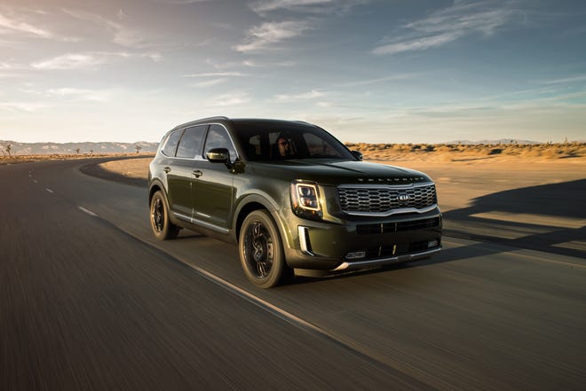 The tested Telluride gets the power to all four wheels through an eight-speed automatic transmission that shifts so unobtrusively it could be mistaken for a continuously variable automatic that has no shift points.