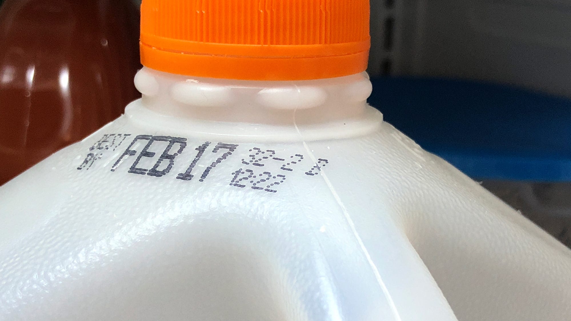 Expiration date, 'best by' date and 'sell by' date, explained