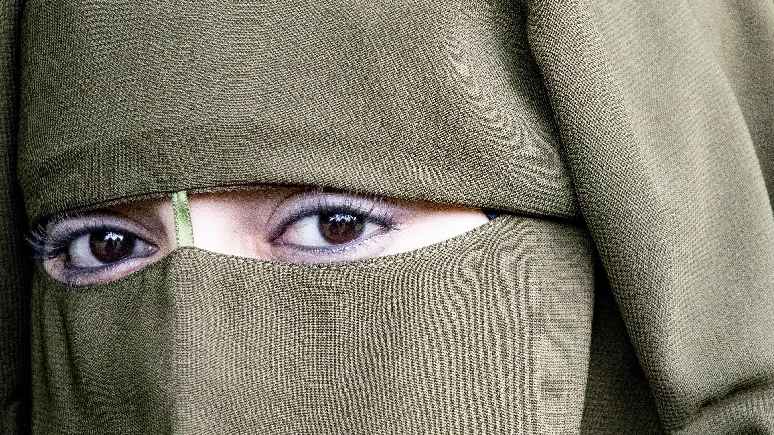 Fact Check Burqas And Niqabs Are Not Comparable To Face Masks