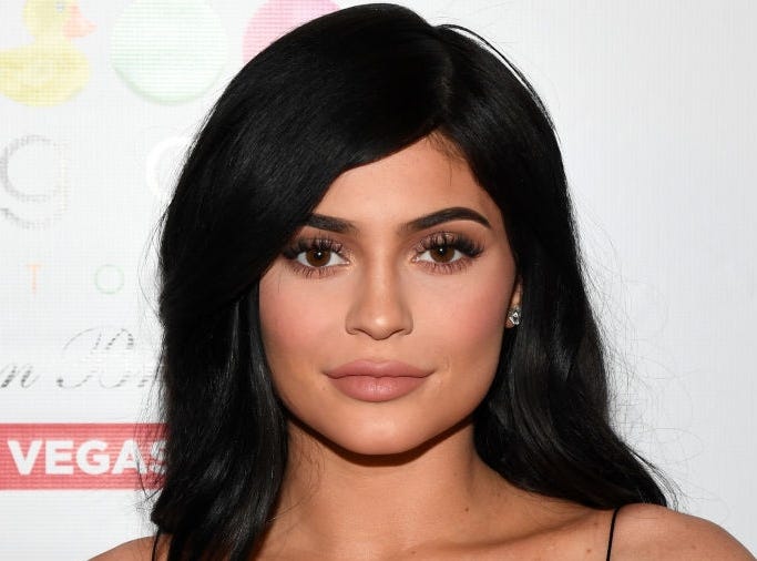 Is Kylie Jenner a billionaire? Forbes takes away status, says Kardashian-Jenner family provided misleading information - USA TODAY
