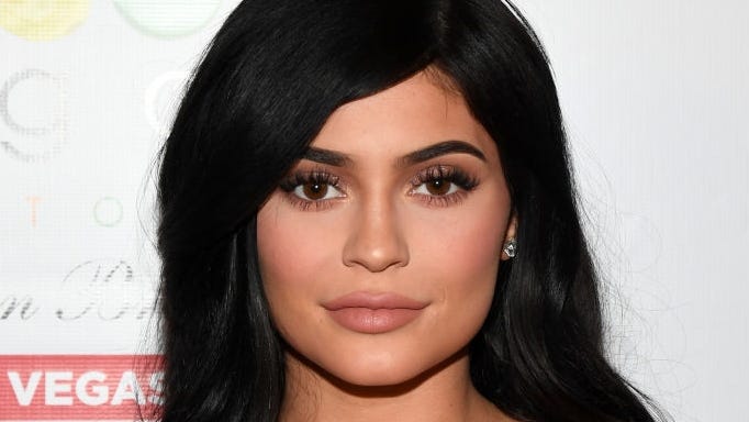 Is Kylie Jenner a billionaire? Forbes takes away status, says Kardashian-Jenner family provided misleading information - USA TODAY
