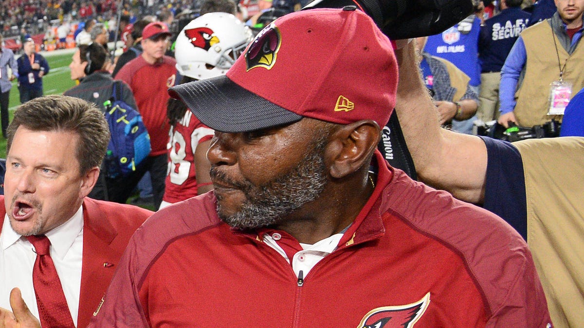 Darryl Drake shown as the wide receivers coach with the Cardinals in 2016.