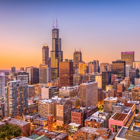6. Chicago: The Windy City's towering skyline, ecl