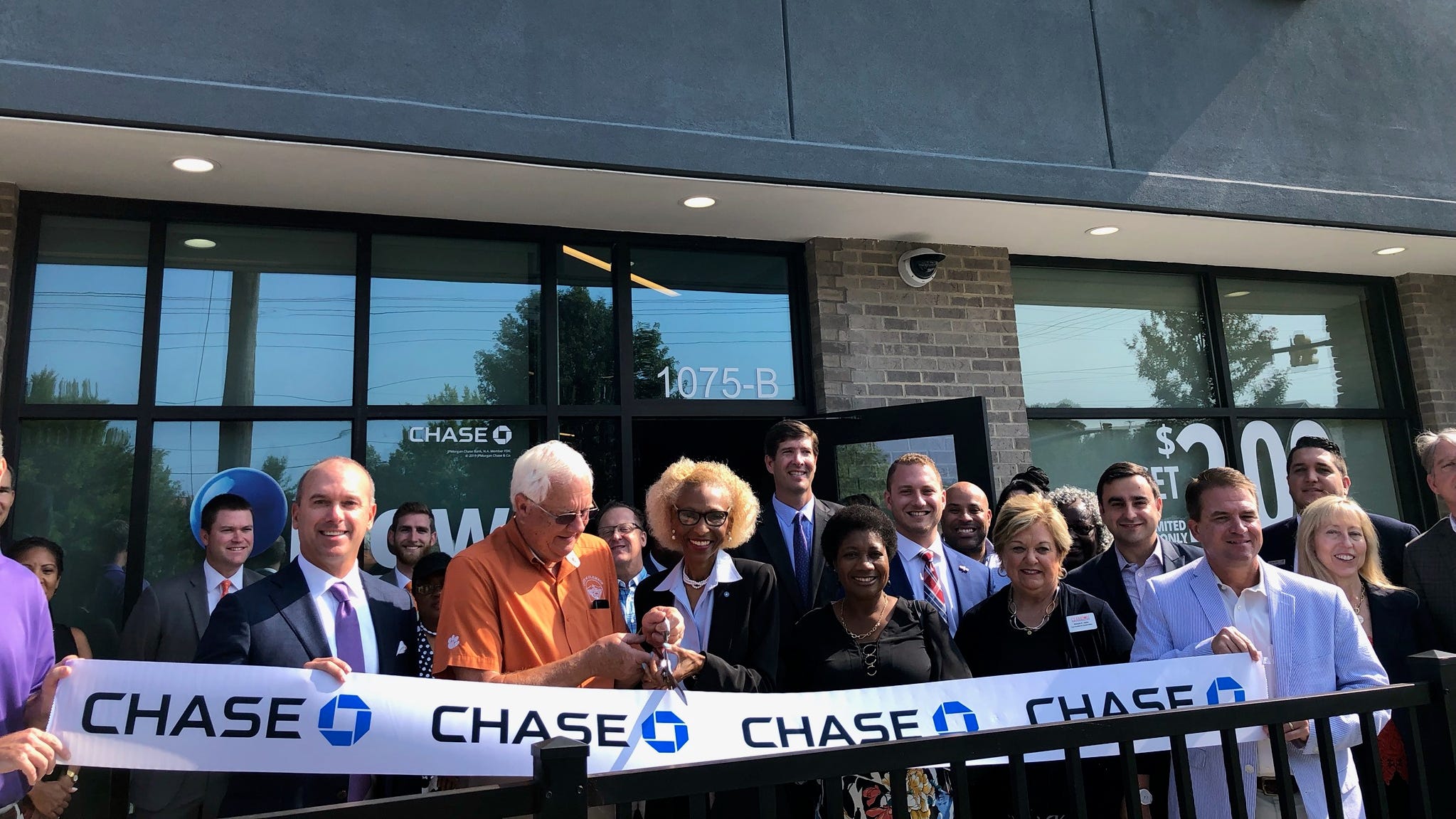 Chase Bank cuts ribbon on first SC brick and mortar location in ...