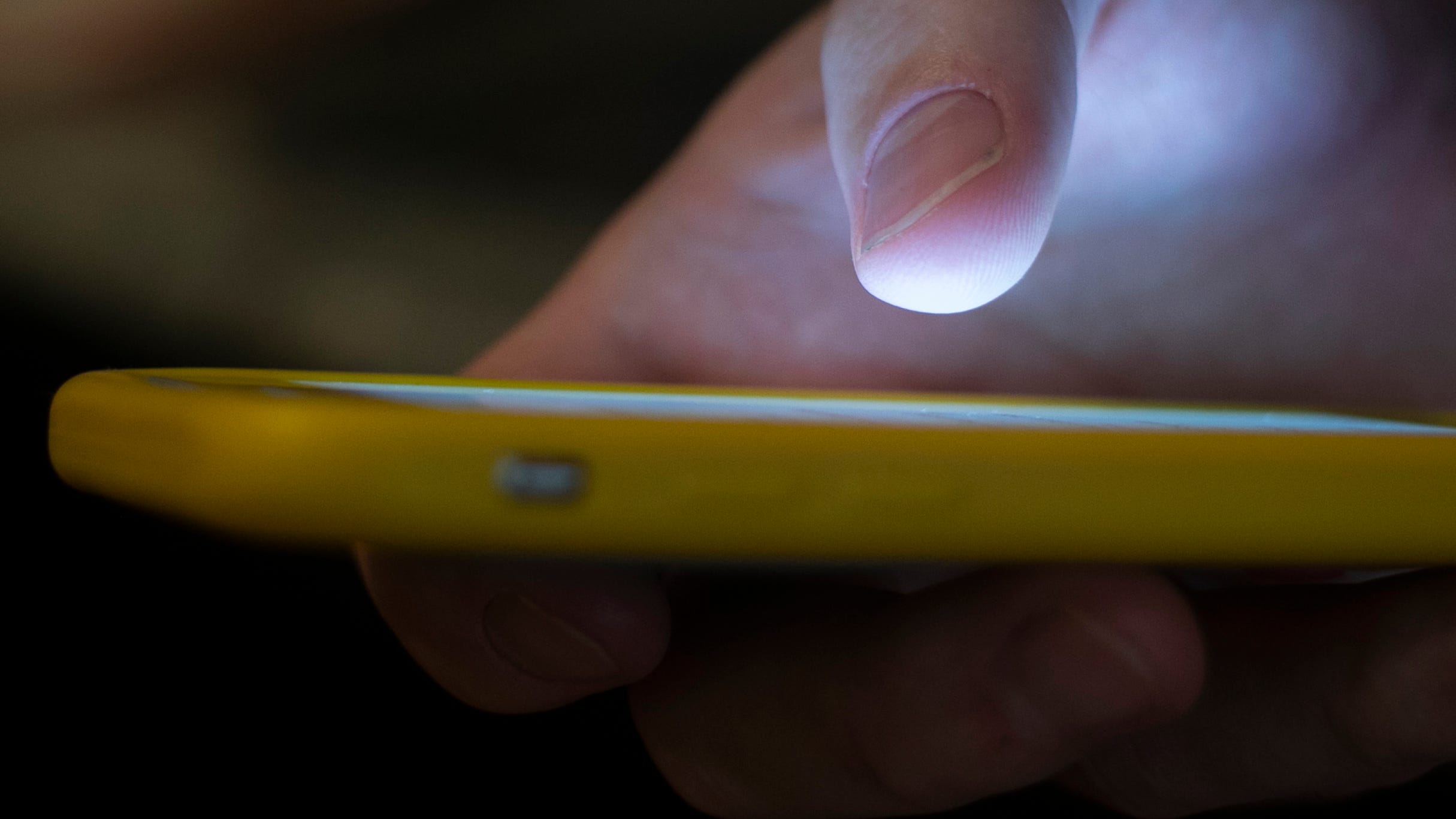 Mich Supreme Court: Cellphones allowed in Michigan courts as of May 1 Mich Supreme Court: Cellphones allowed in Michigan courts as of May 1