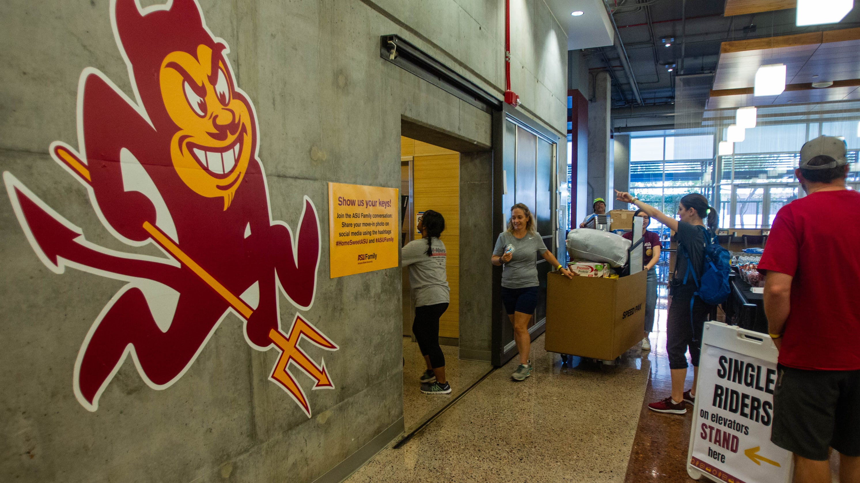 1,700 students move in to Arizona State University's downtown Phoenix