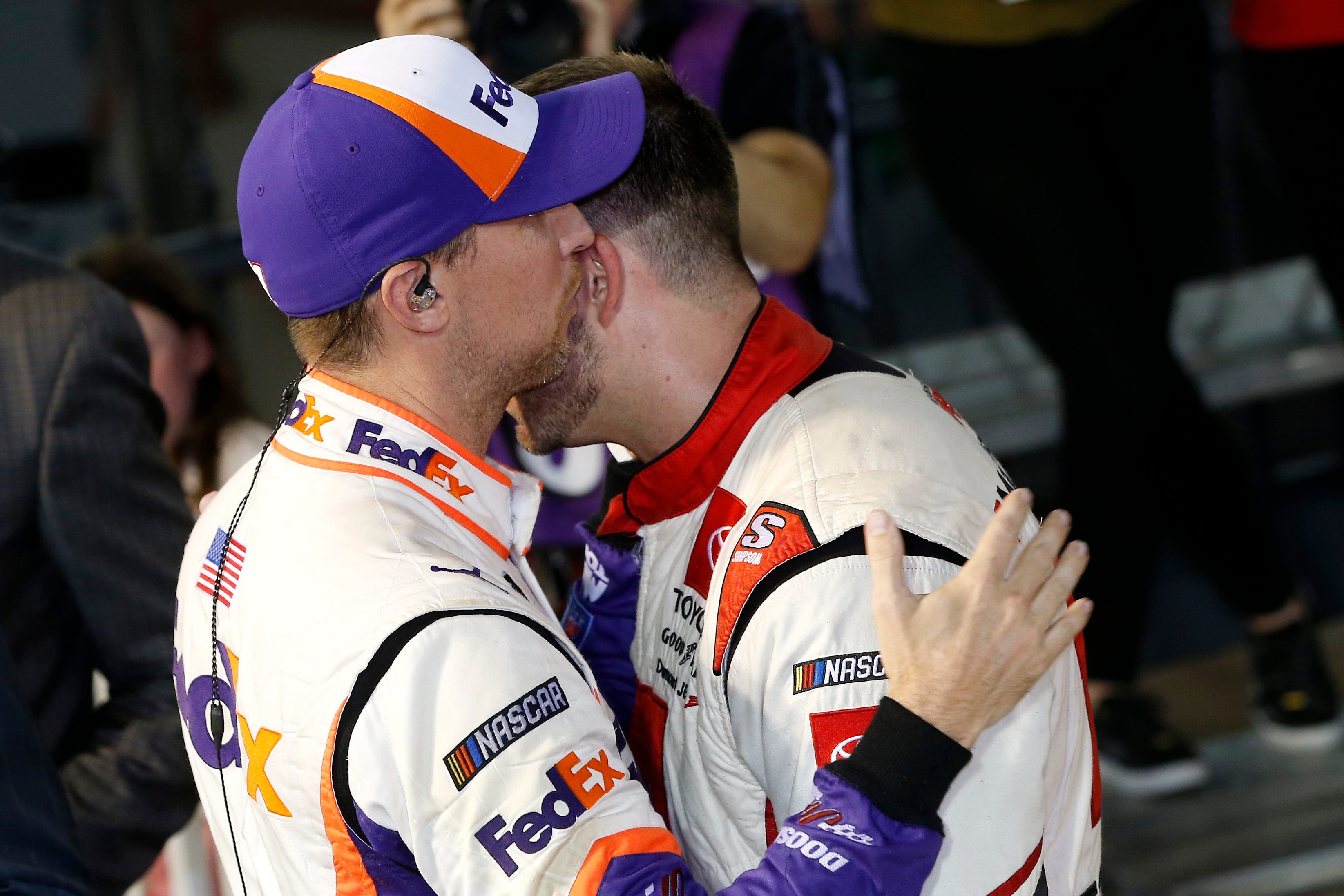 Denny Hamlin chases down Matt DiBenedetto at Bristol, apologizes to soon-to-be-rideless driver