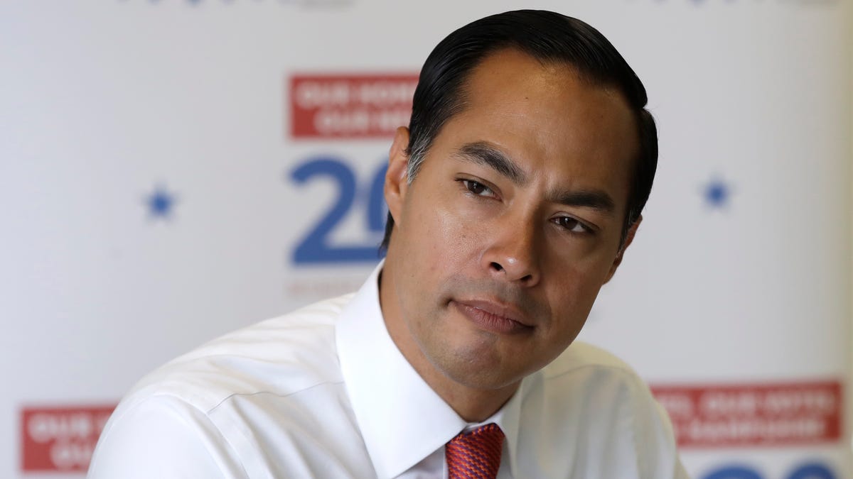 Democratic presidential candidate and former Housing Secretary Julian Castro listens during a discussion about homelessness at Cross Roads House, a transitional housing shelter, Saturday, Aug. 17, 2019, in Portsmouth, N.H. (AP Photo/Elise Amendola)