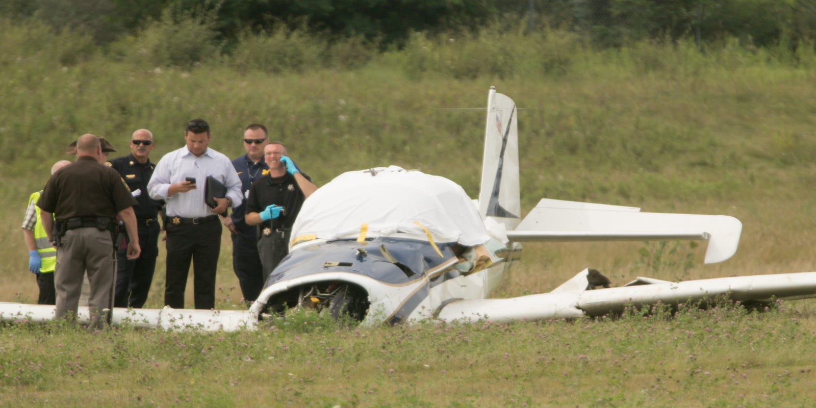 Official 2 dead in plane crash in Livingston County