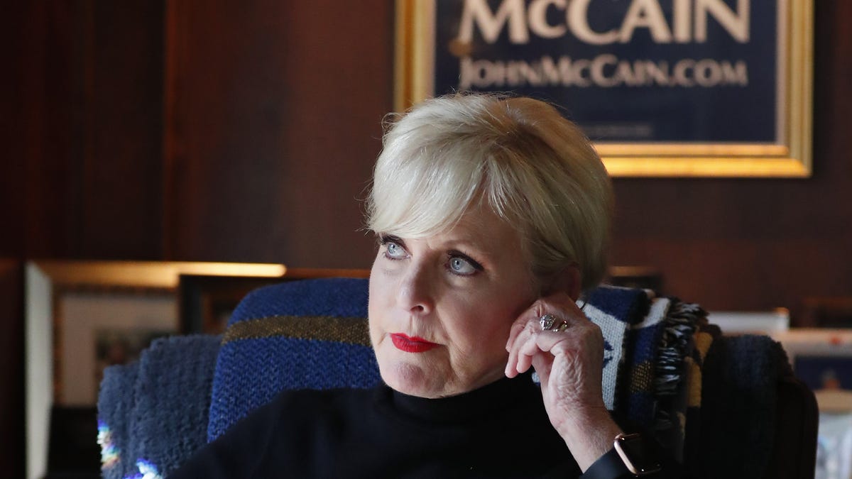 Cindy McCain ist „schockiert“ und „untröstlich“ über die Ermordung von ...