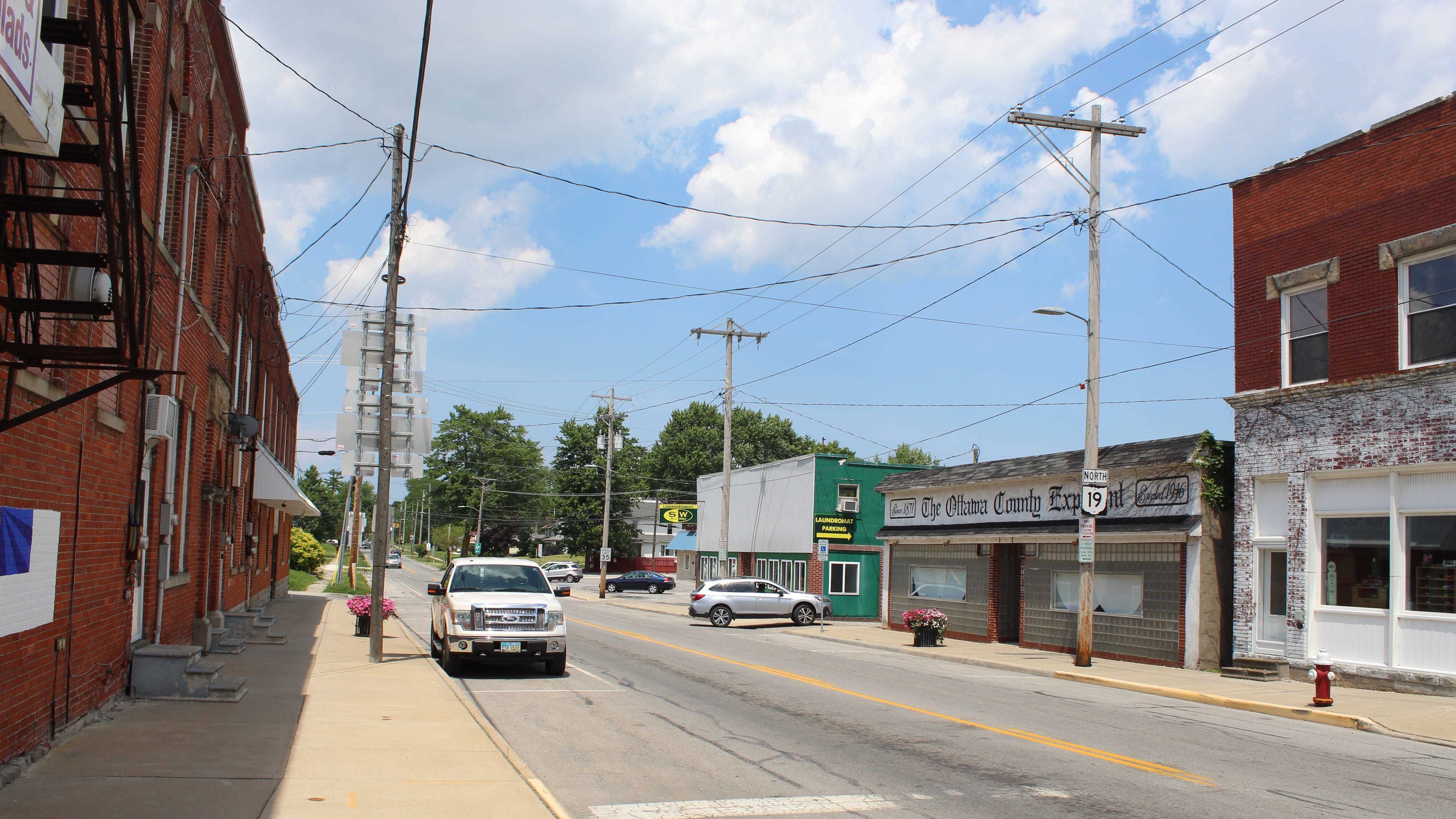 Oak Harbor looking to reduce tax service costs