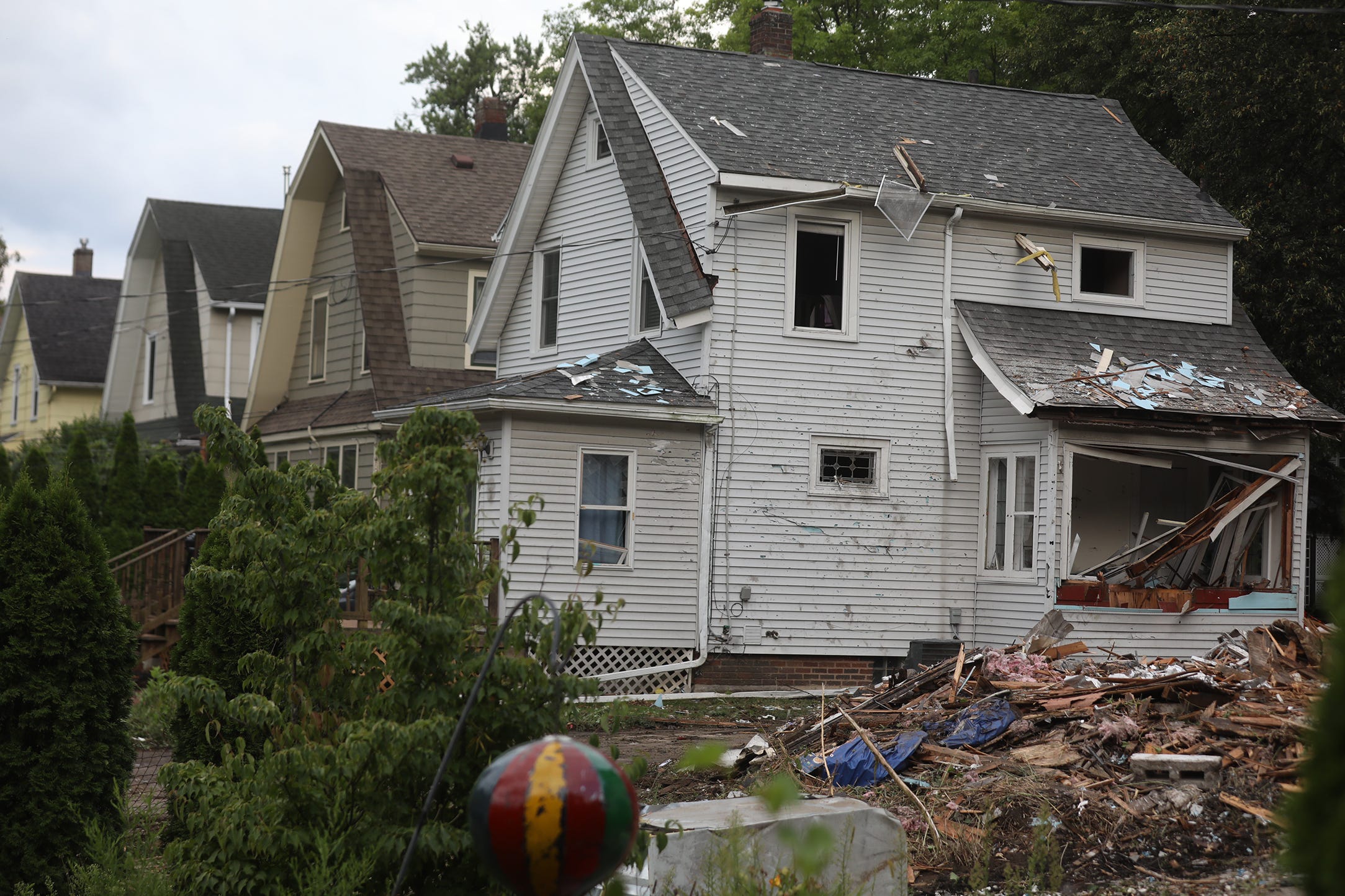 Illinois Street house explosion captured on security camera footage