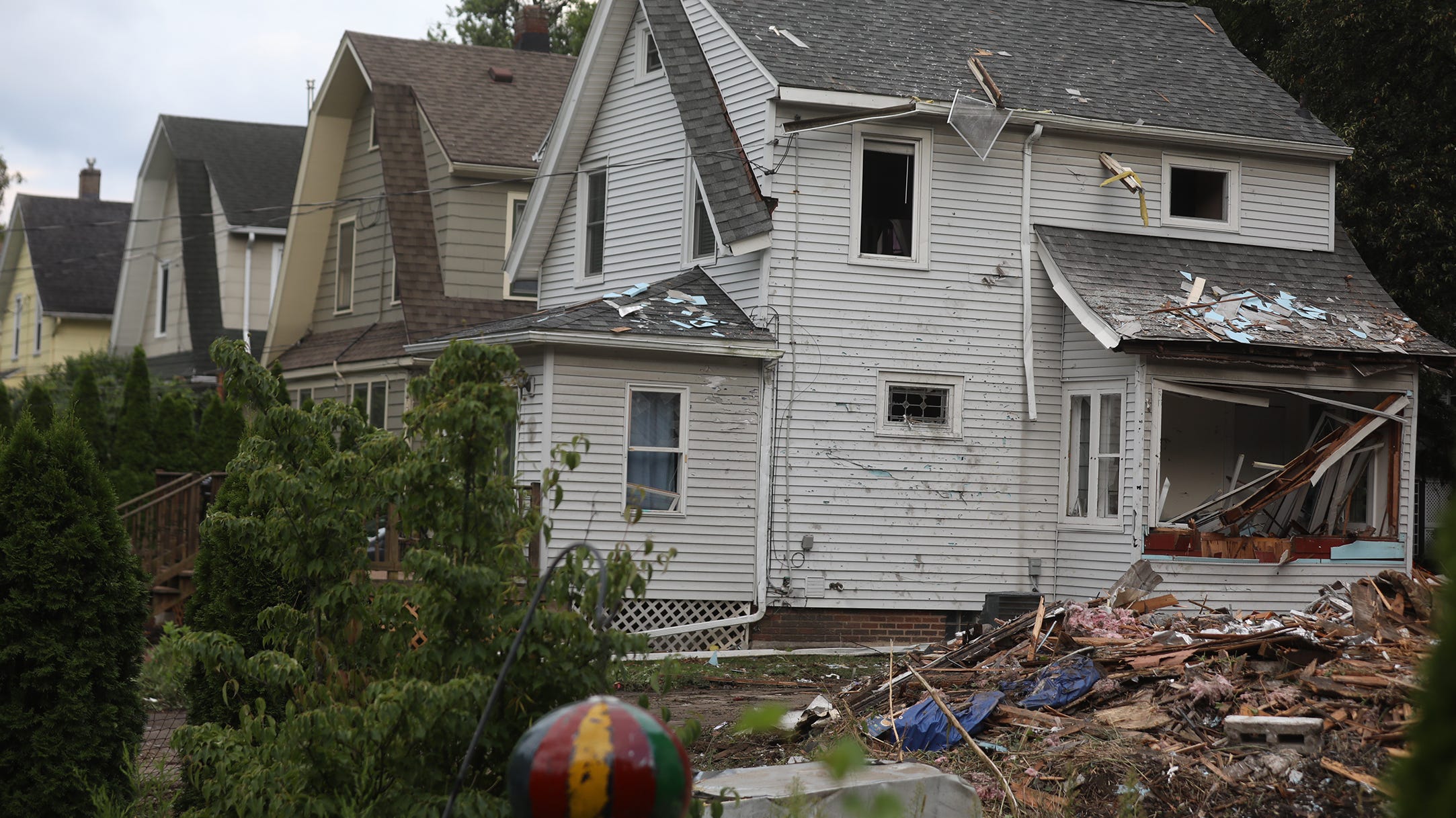 Illinois Street house explosion captured on security camera footage
