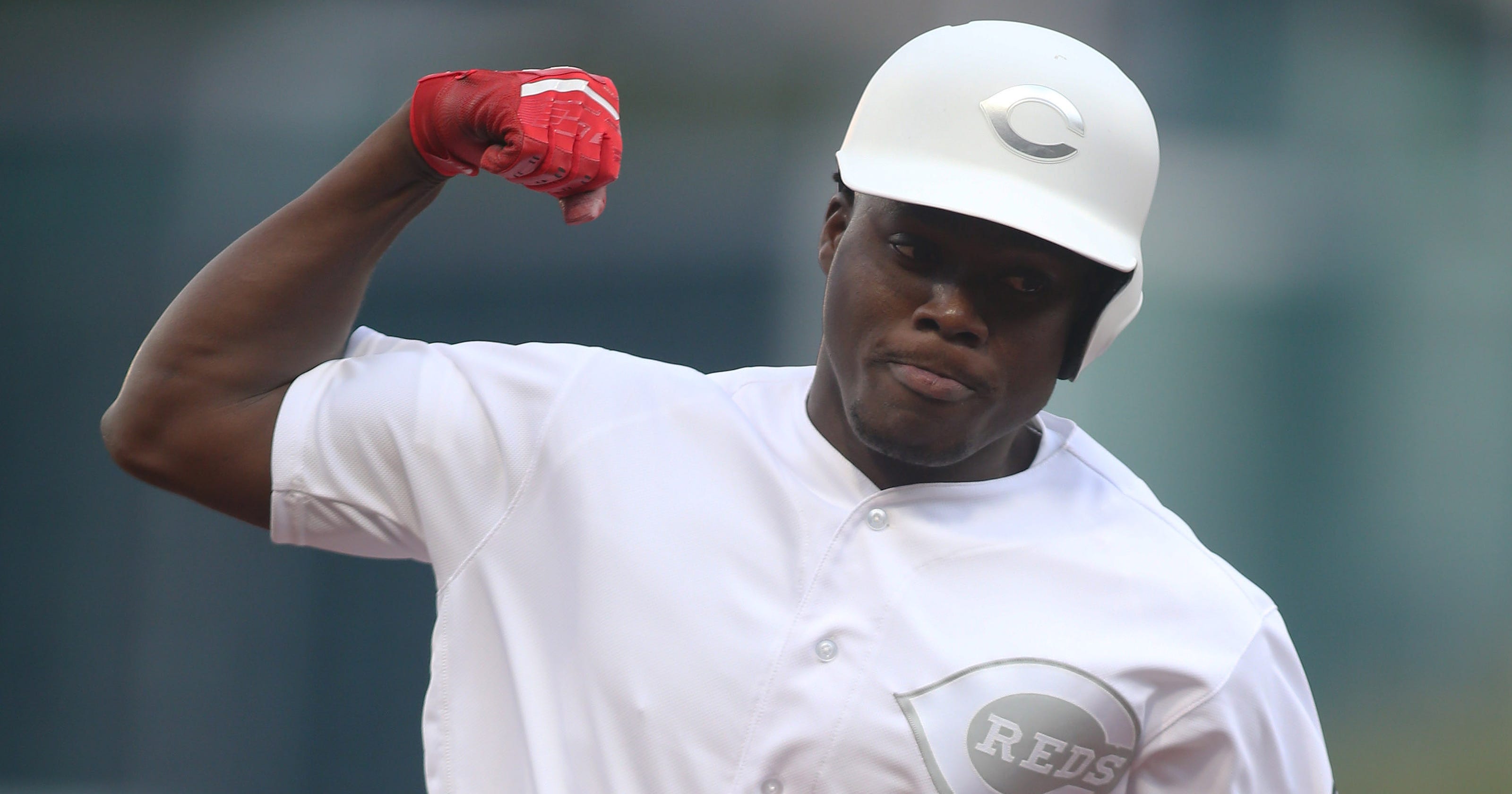 Aristides Aquino homers; Cincinnati Reds lose on walkoff to Pirates