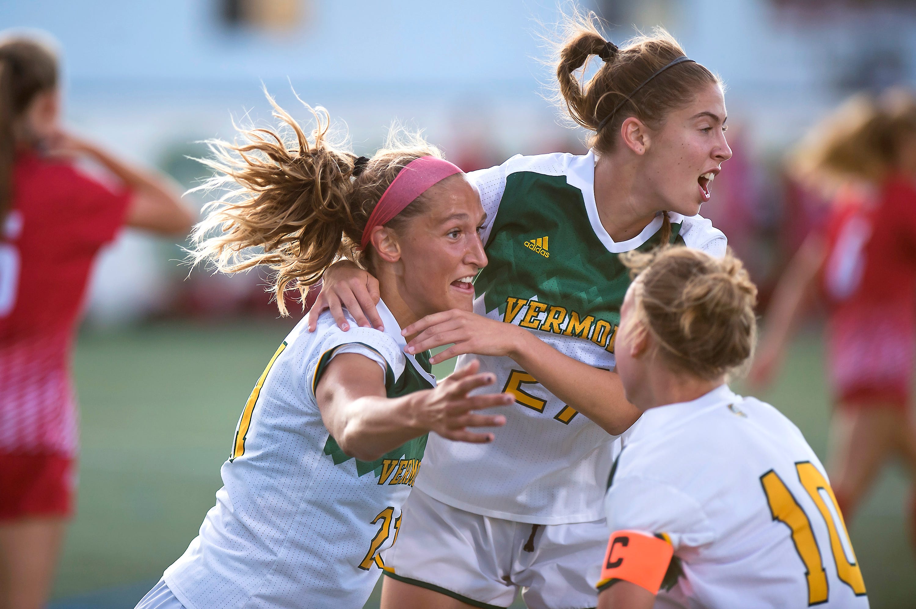 Natalie Durieux's first collegiate goal lifts UVM women's soccer past Sacred Heart