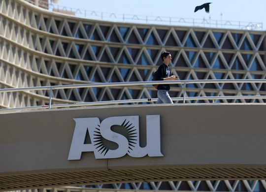Nine Chinese students who were returning to the U.S. as undergraduate students at Arizona State University were detained 