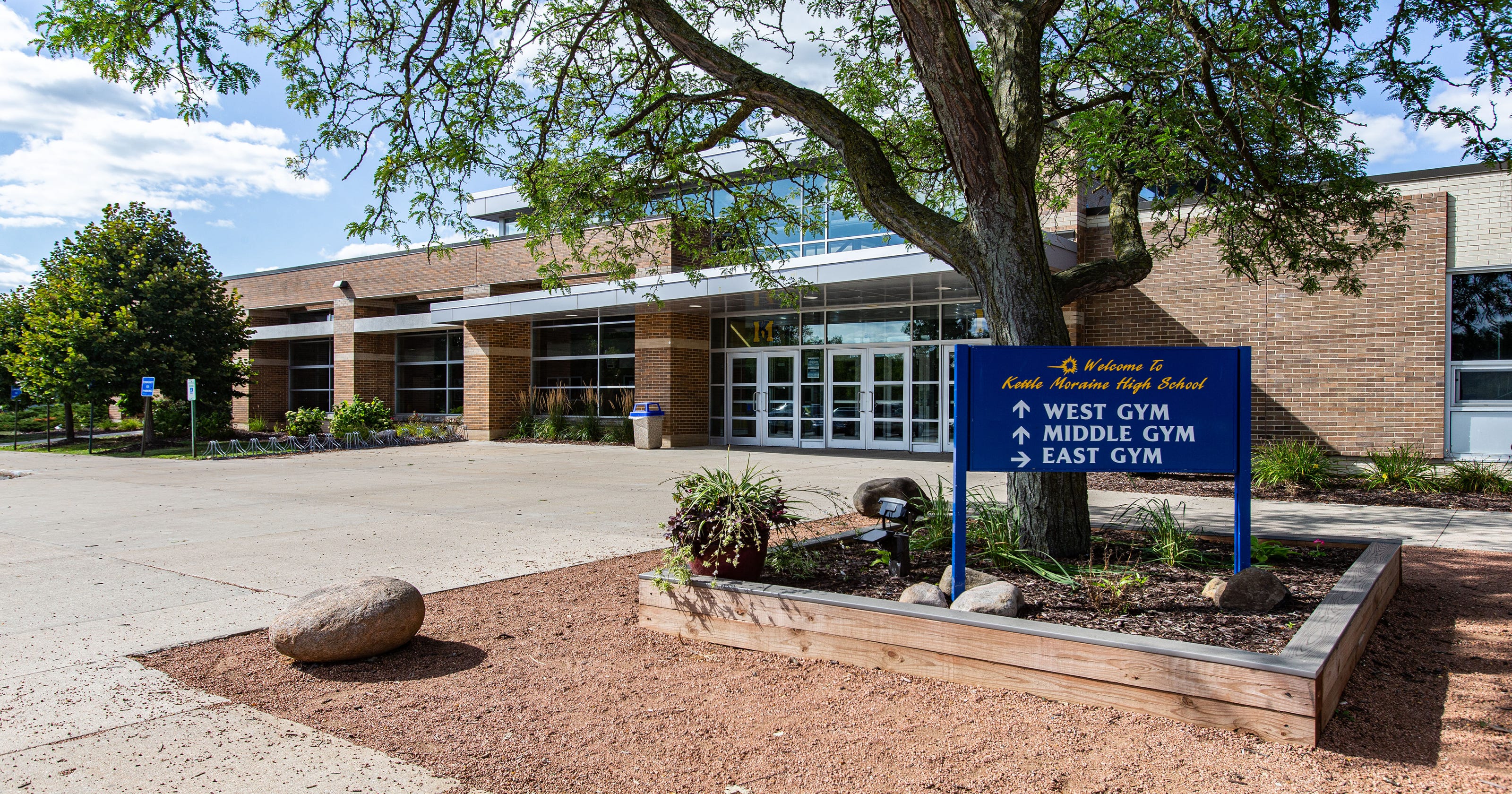 Kettle Moraine School Board approves referendum question for April 2020