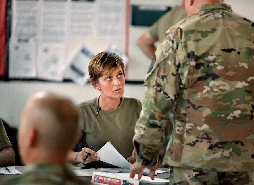 Today, Linda Mills, 34, is part of the Ohio Military Reserve. She works as an office manager.