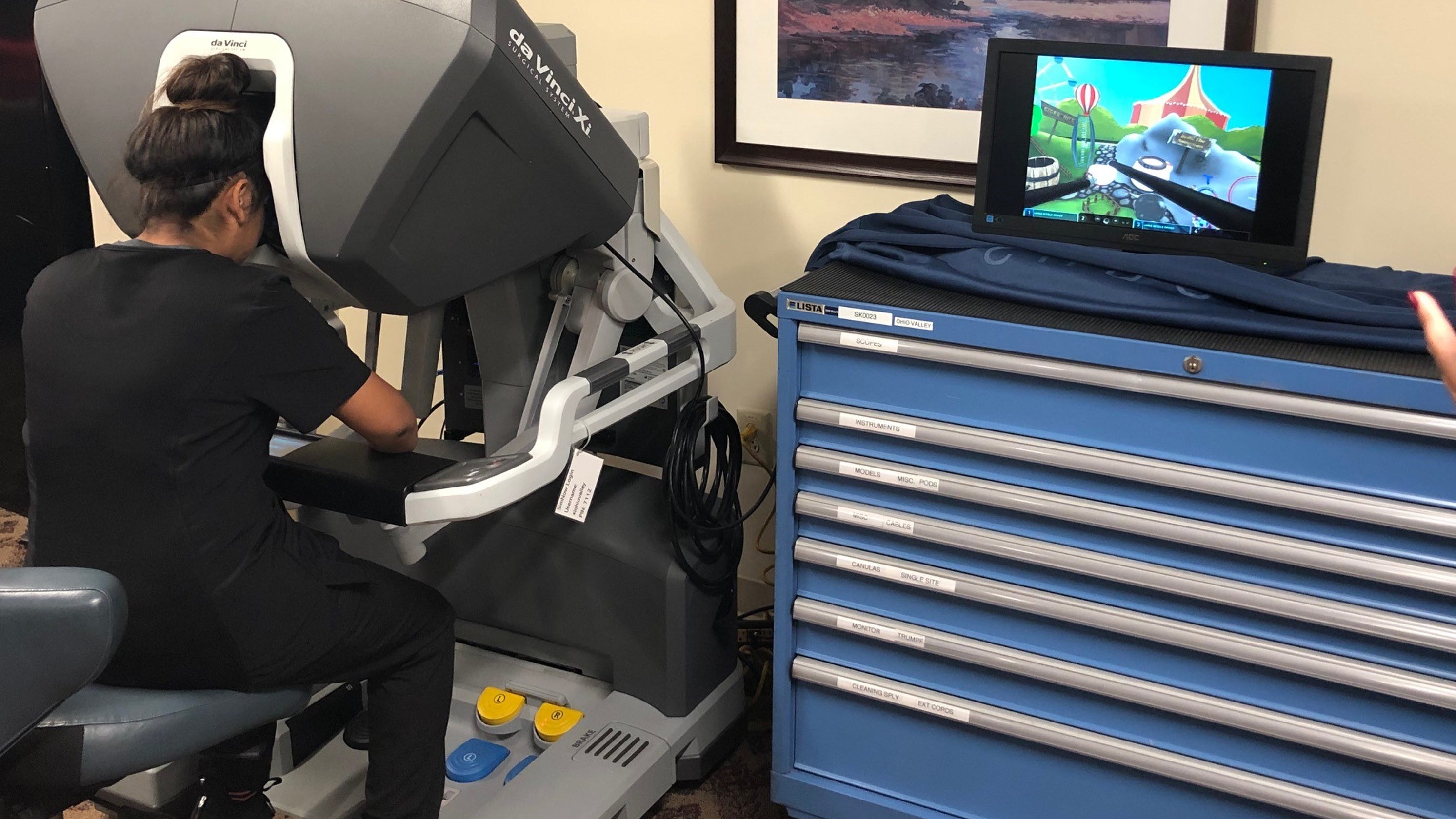 Hendersonville students test drive robotic surgery at TriStar Hendersonville