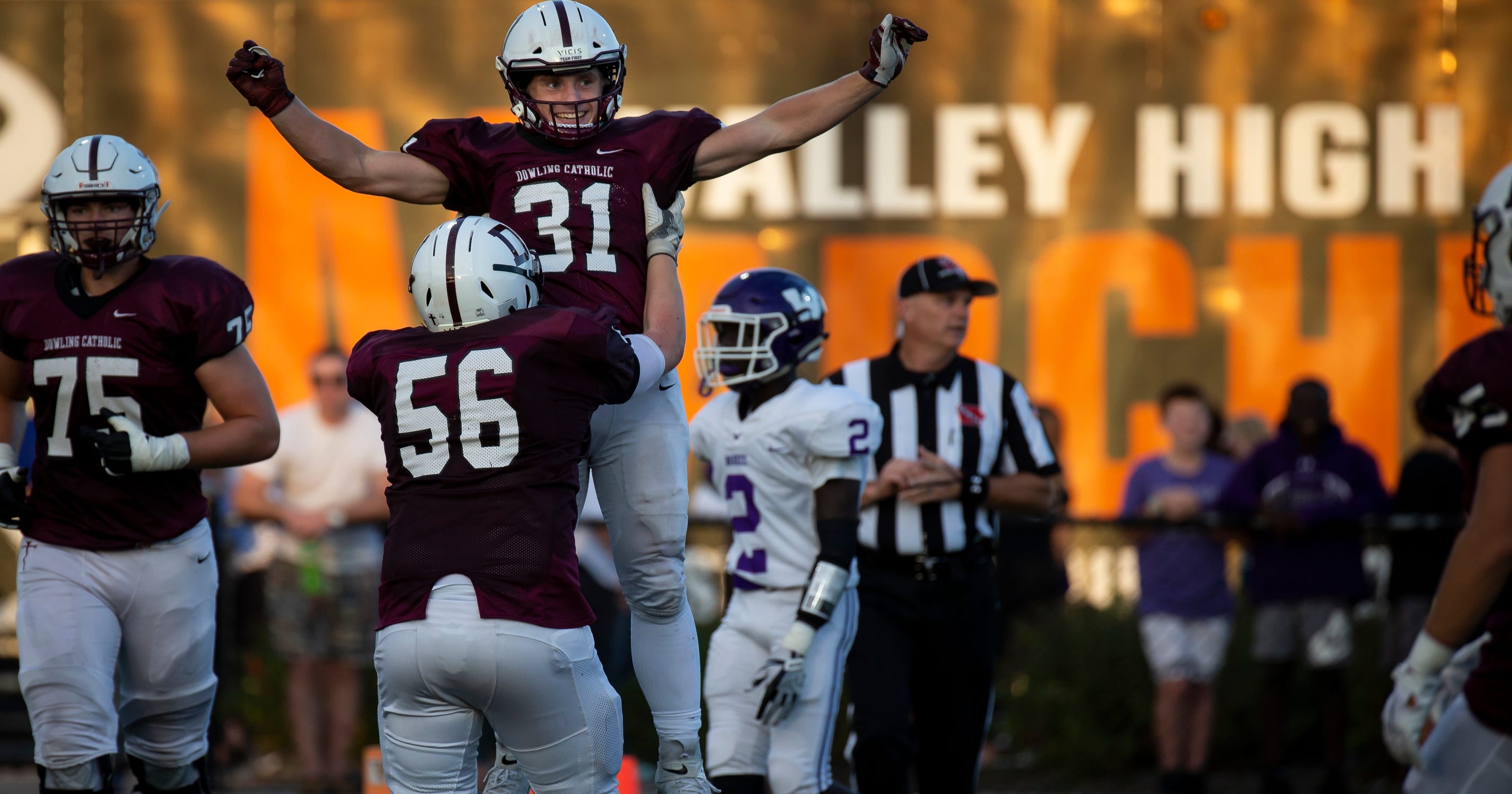 Bound Dowling Catholic Maroons High School Athletics