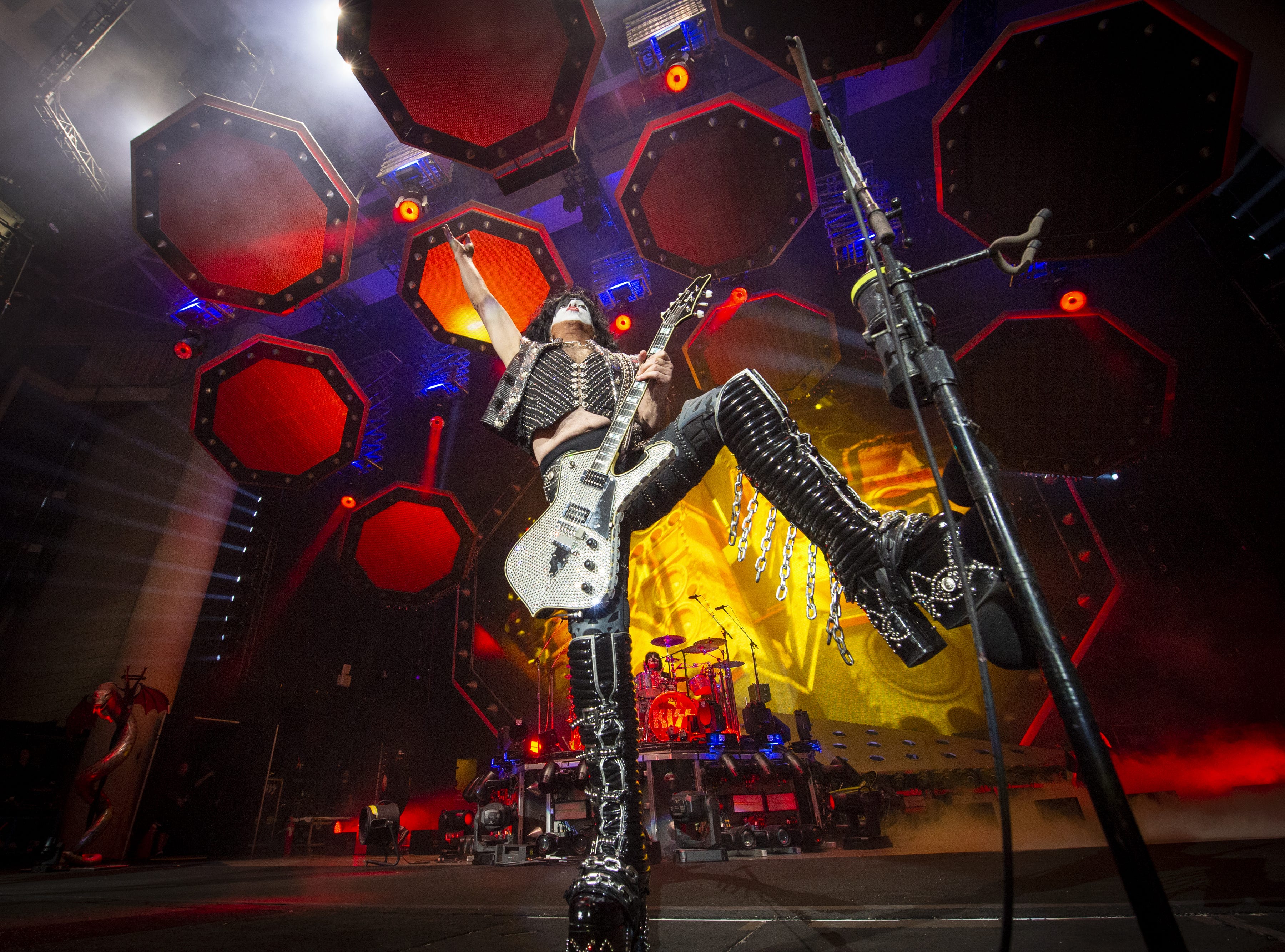 Gene Simmons FIRE 2013 Indianapolis Expo 8x10 PHOTO 