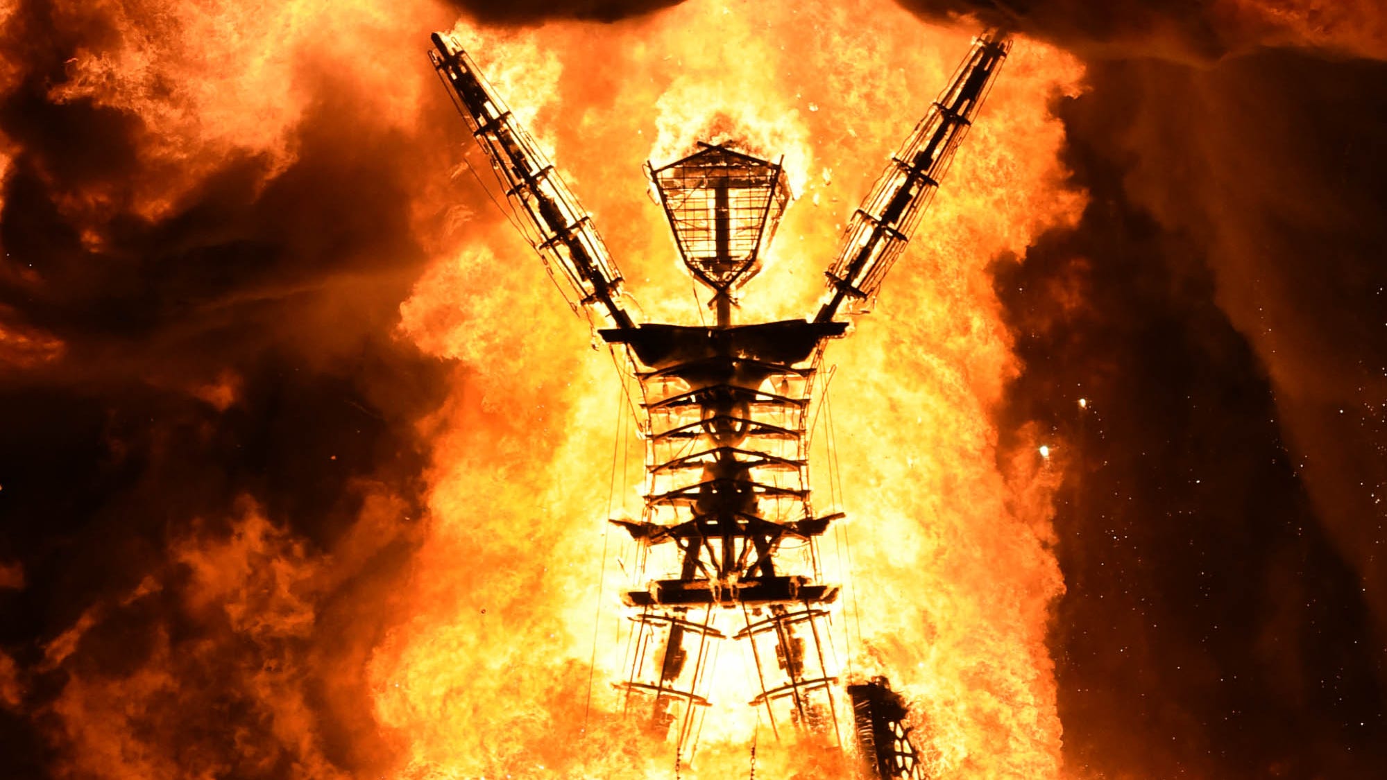 Burning Man 2019 Watch The Man Burn In Spectacular Display