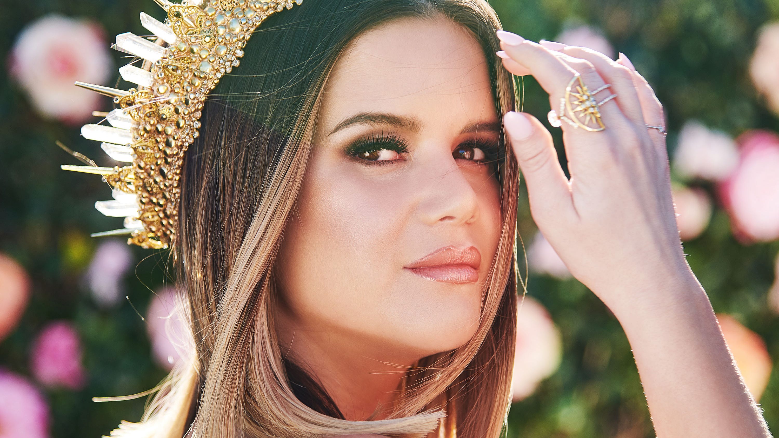 Maren Morris Country Superstar Talks Girl Tour Lil Nas X Cma Awards