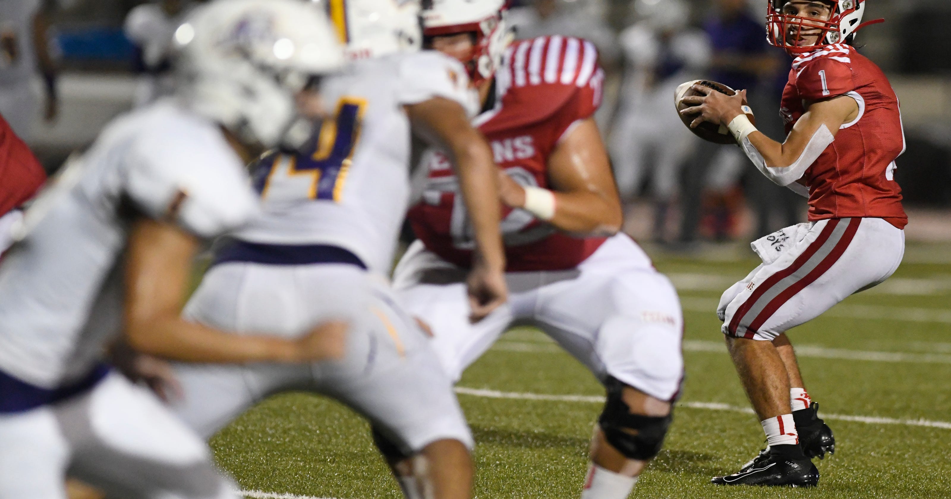 Undersized Qb Robert Vasquez Leading Ray S Playoff Push