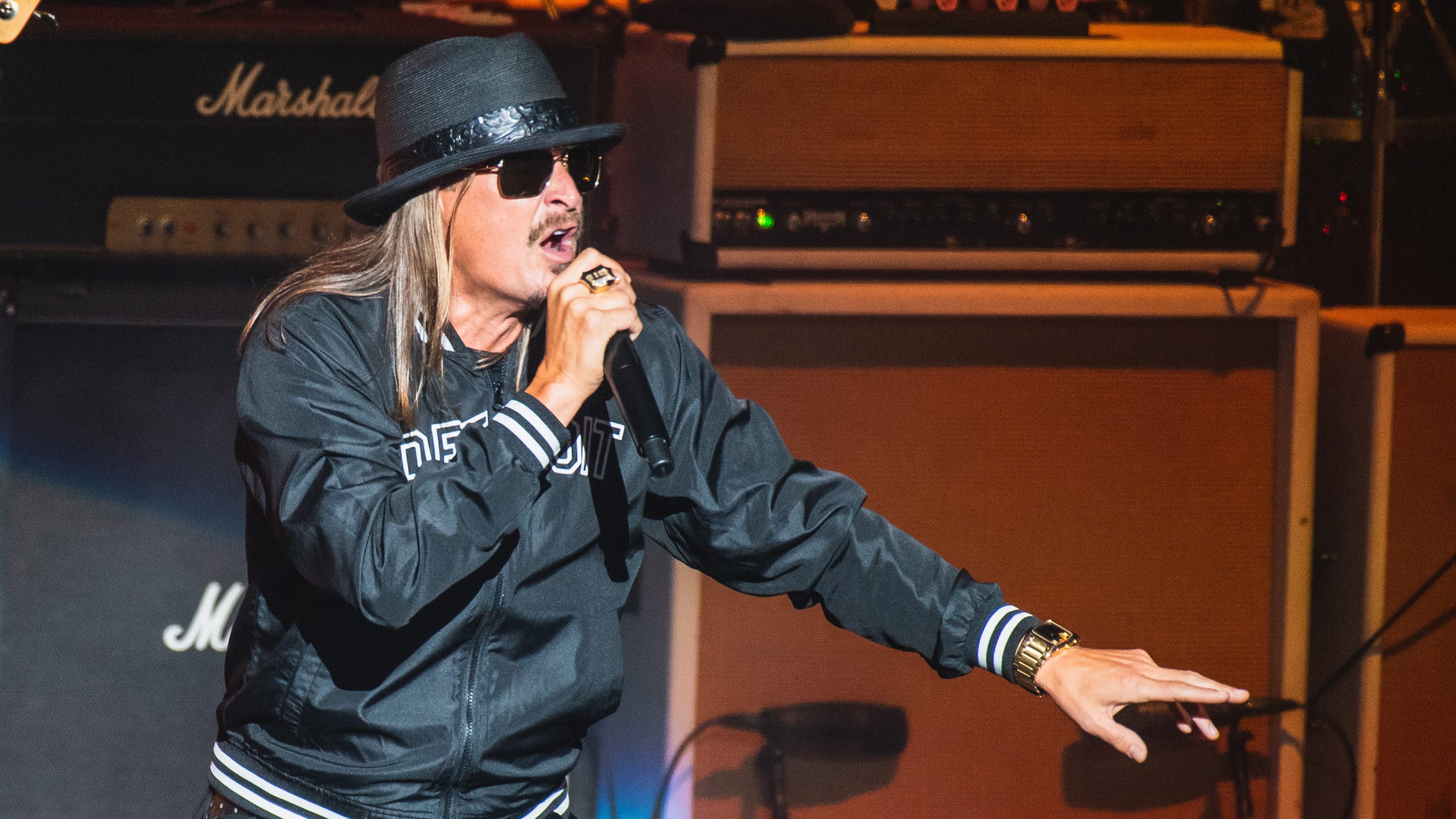 Review Kid Rock Plays Concert At Dte In Politically Hot Times Kid Rock Denver 2022 Review